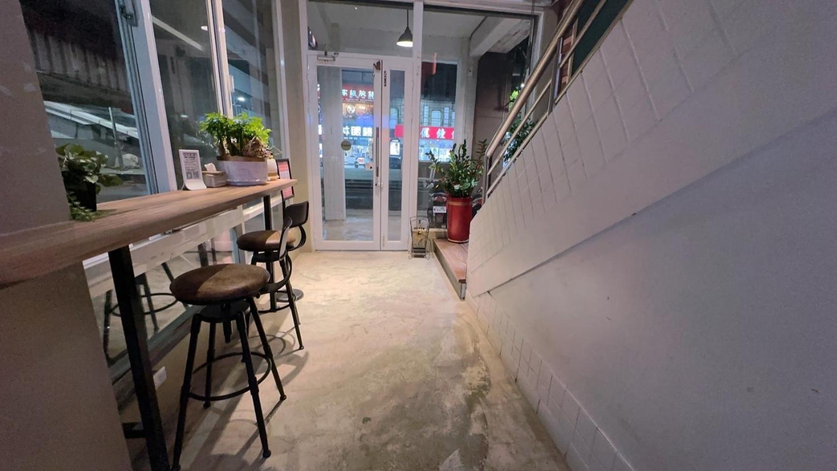 Like Hostel & Bar Lounge Kaohsiung Dış mekan fotoğraf